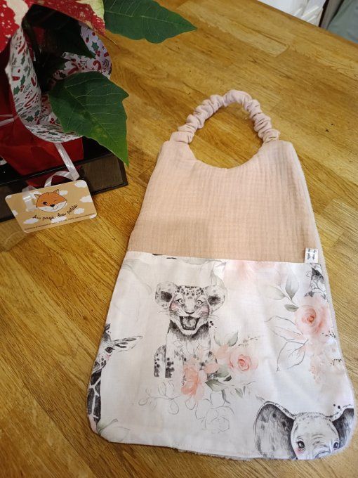 Bavoir cantine maternelle Safari fleuri et DG rose