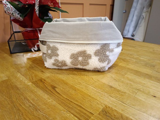 Trousse de toilette sherpas fleurs taupe fond blanc