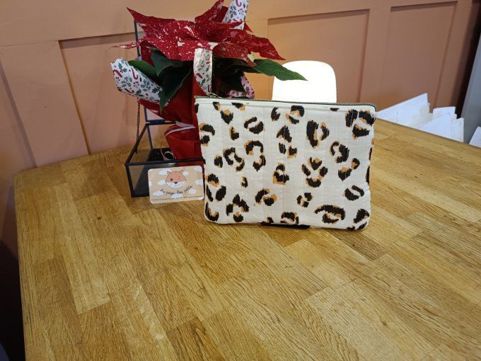 Pochette tissu dg léopard fond blanc