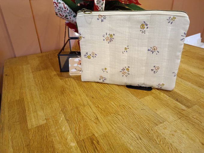 Pochette tissu dg blanc fleurs bleu