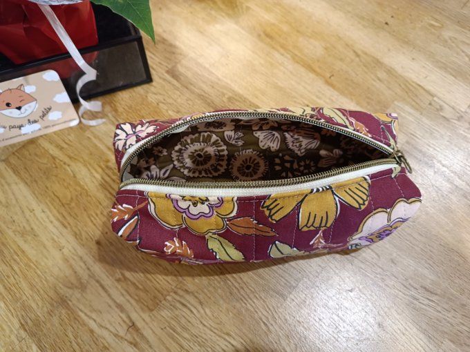 Trousse à maquillage matelassé tissus indien bordeaux